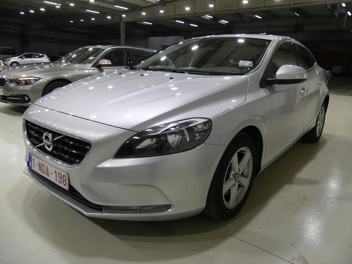 VOLVO V40 2016 yv1mv74l1g2323465