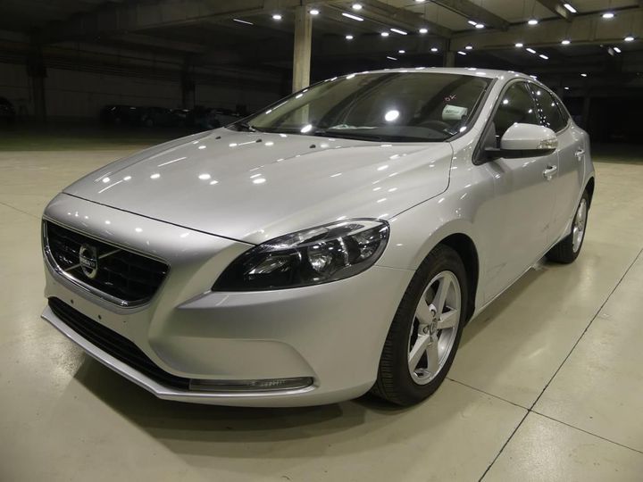 VOLVO V40 2016 yv1mv74l1g2323484