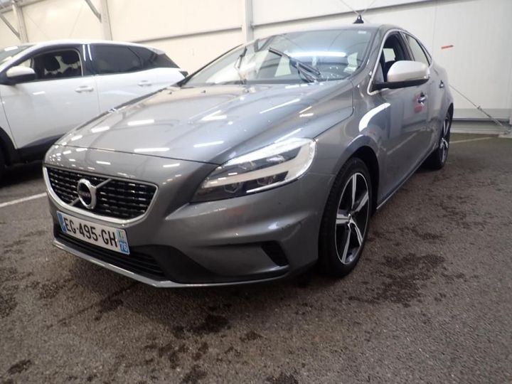 VOLVO V40 2016 yv1mv74l1h2374872