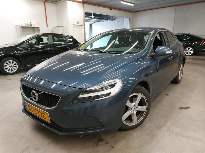 VOLVO V40 2016 yv1mv74l1h2384559