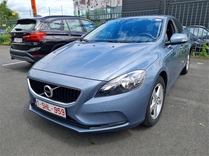 VOLVO V40 2017 yv1mv74l1j2444327