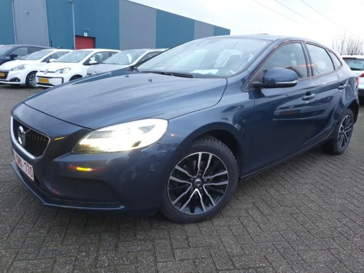 VOLVO V40 2017 yv1mv74l1j2445452