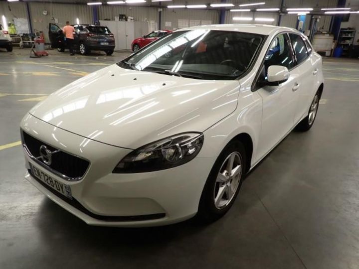 VOLVO V40 2017 yv1mv74l1j2450644