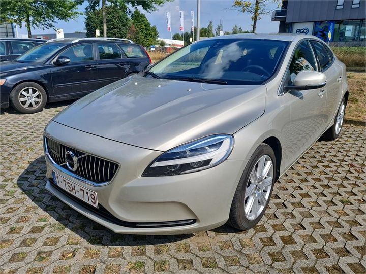 VOLVO V40 2018 yv1mv74l1j2492291