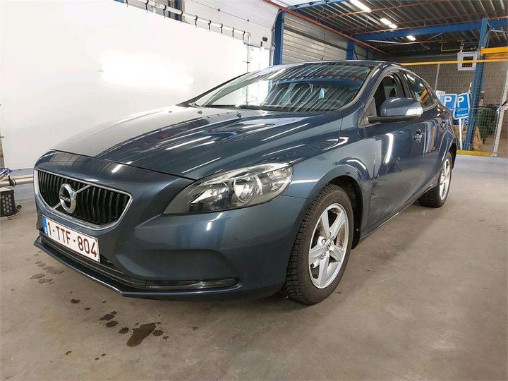 VOLVO V40 2018 yv1mv74l1j2493617