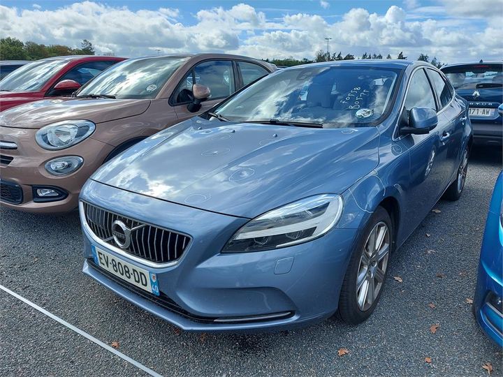 VOLVO V40 2018 yv1mv74l1j2500966