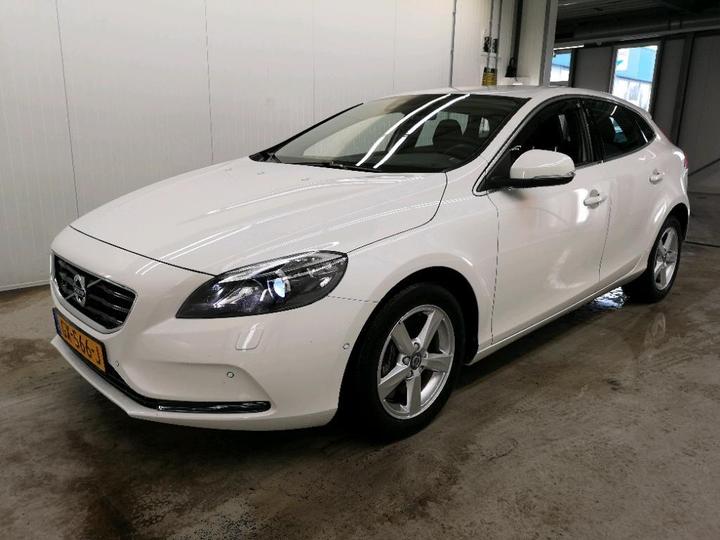 VOLVO V40 2015 yv1mv7980g2295662