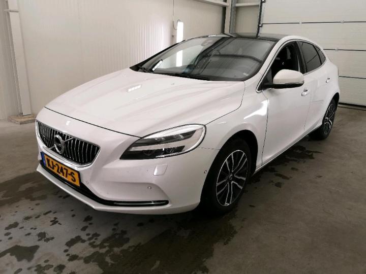 VOLVO V40 2016 yv1mv7980h2390377