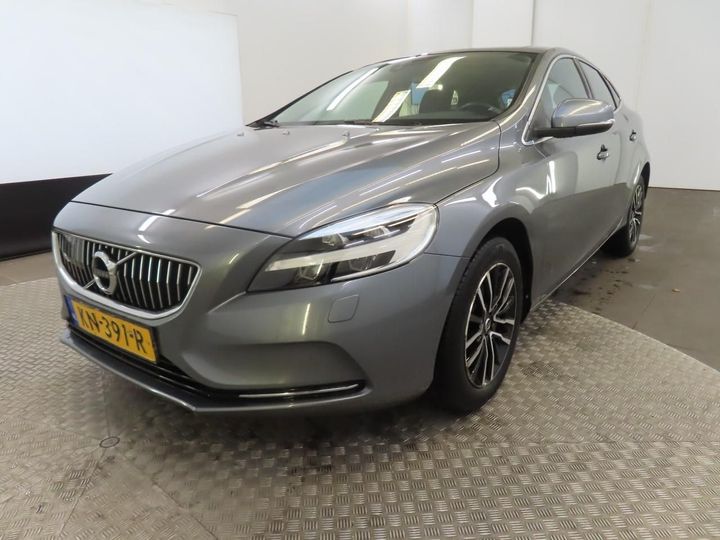 VOLVO V40 2016 yv1mv7980h2395920