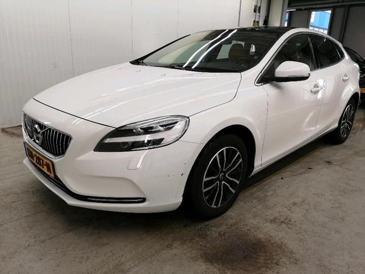 VOLVO V40 2016 yv1mv7980h2395930