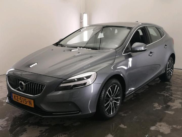 VOLVO V40 2017 yv1mv7980h2407073