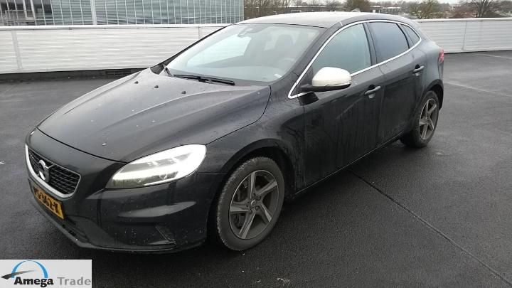 VOLVO V40 2017 yv1mv7980j2464022