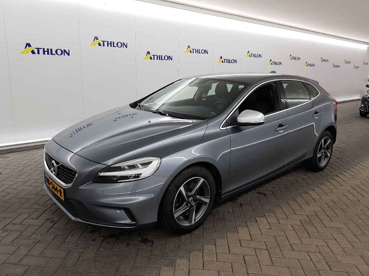 VOLVO V40 2017 yv1mv7980j2475032