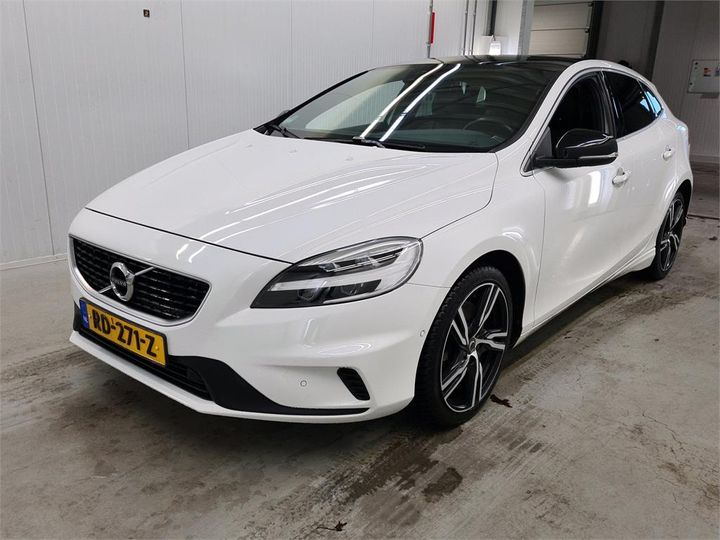 VOLVO V40 2017 yv1mv7980j2476560