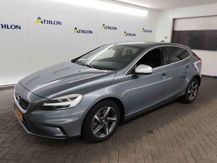 VOLVO V40 2017 yv1mv7980j2476658