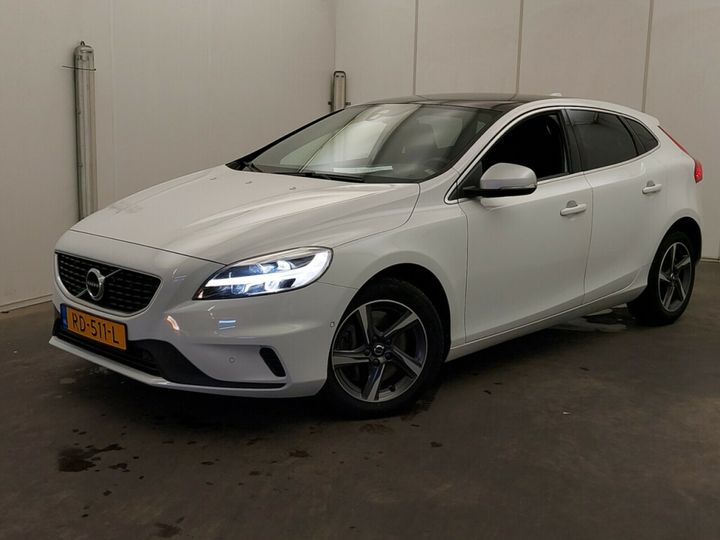 VOLVO V40 2017 yv1mv7980j2477061