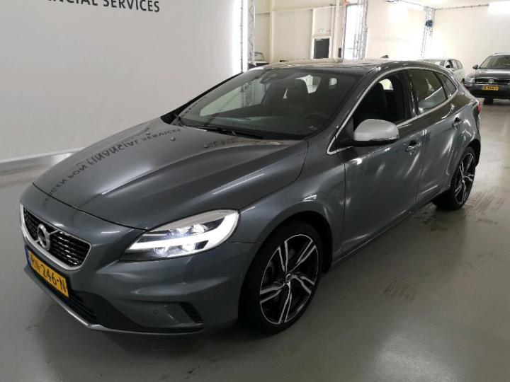 VOLVO V40 2018 yv1mv7980j2477238