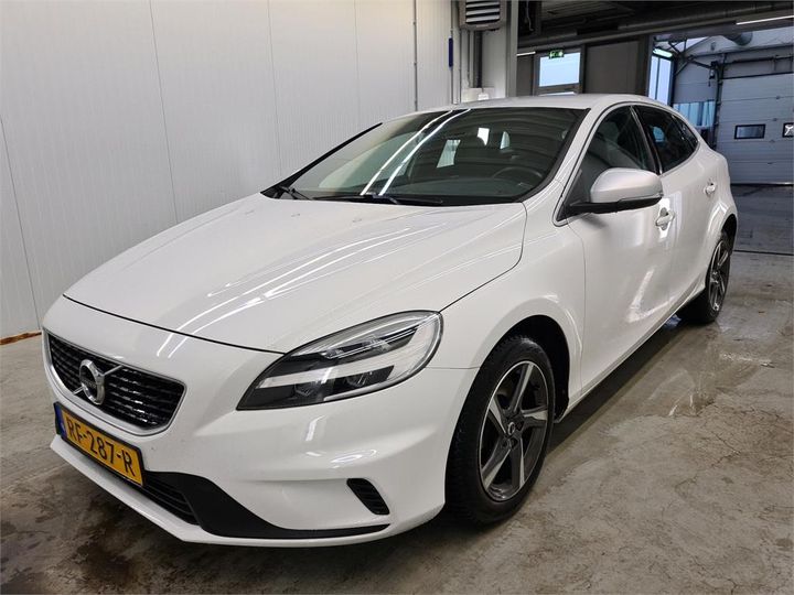 VOLVO V40 2017 yv1mv7980j2478515