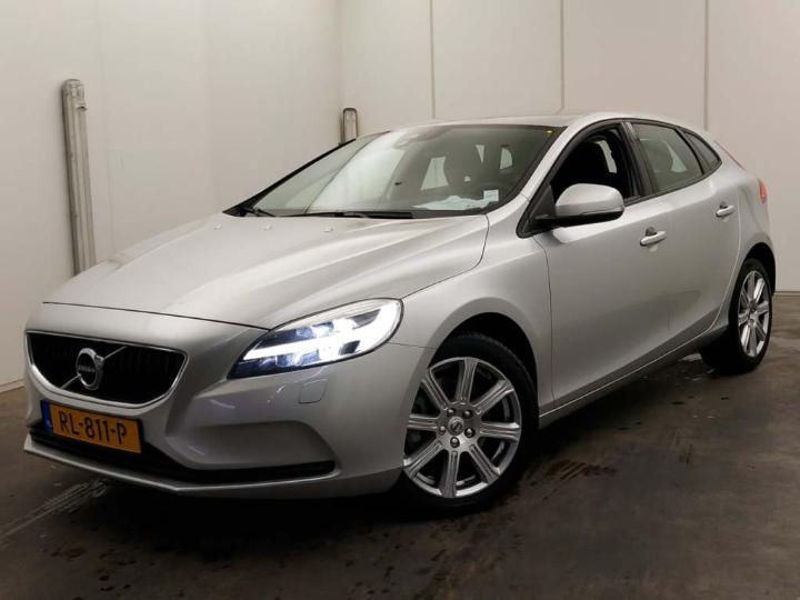 VOLVO V40 2018 yv1mv7980j2480428