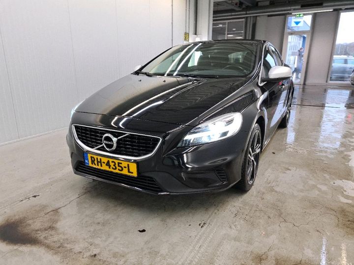 VOLVO V40 2017 yv1mv7980j2483004