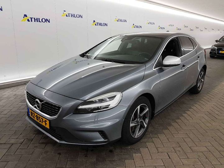 VOLVO V40 2018 yv1mv7980j2484658