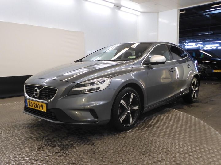 VOLVO V40 2017 yv1mv7980j2485168