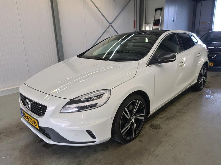 VOLVO V40 2017 yv1mv7980j2488158