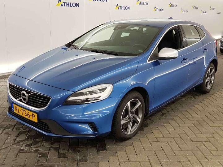 VOLVO V40 2018 yv1mv7980j2488703