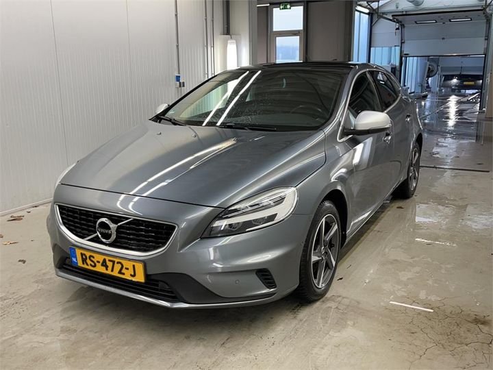 VOLVO V40 2018 yv1mv7980j2491719