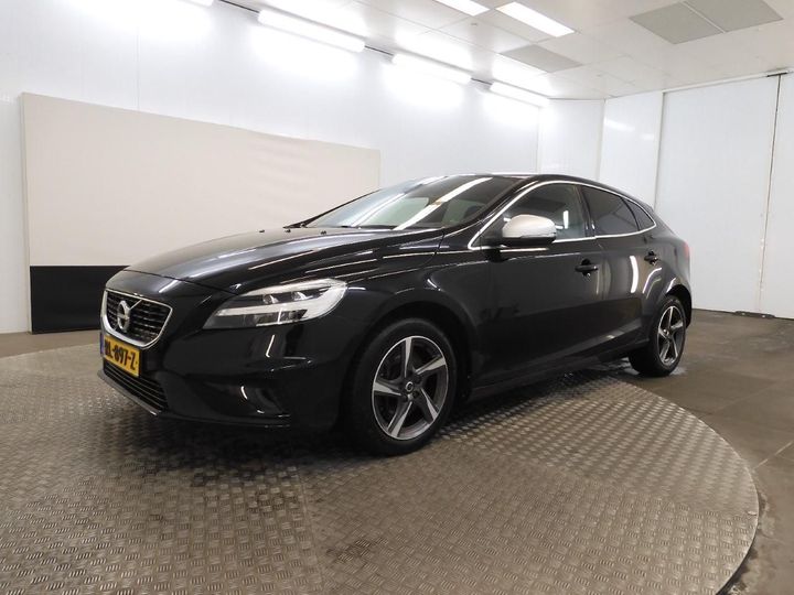 VOLVO V40 2017 yv1mv7980j2491729