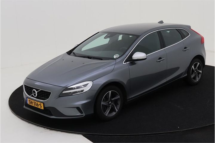 VOLVO V40 2018 yv1mv7980j2494792