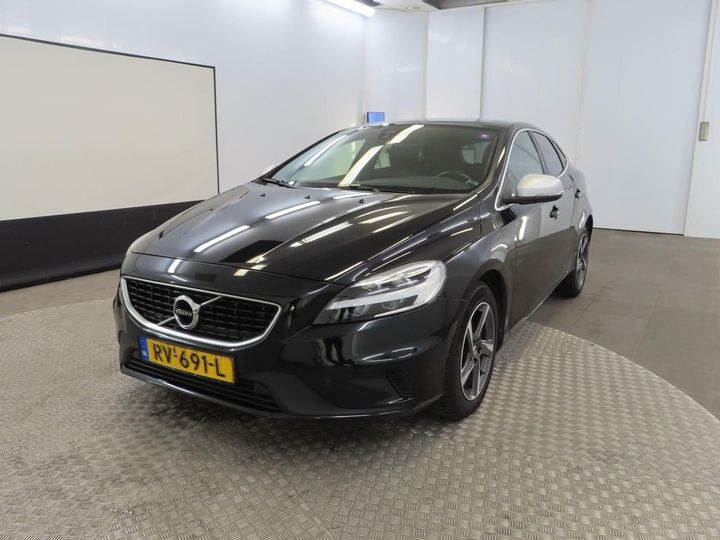 VOLVO V40 2018 yv1mv7980j2495362