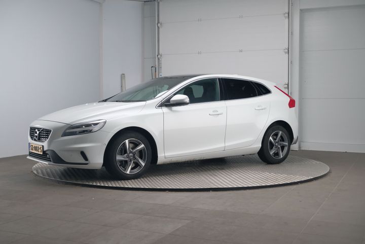 VOLVO V40 2018 yv1mv7980j2495649