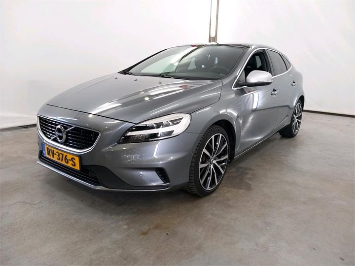 VOLVO V40 2018 yv1mv7980j2495721