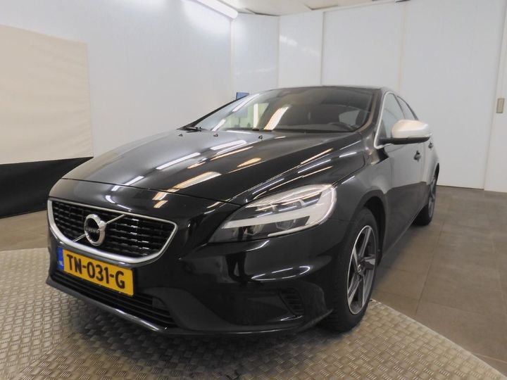 VOLVO V40 2018 yv1mv7980j2497637