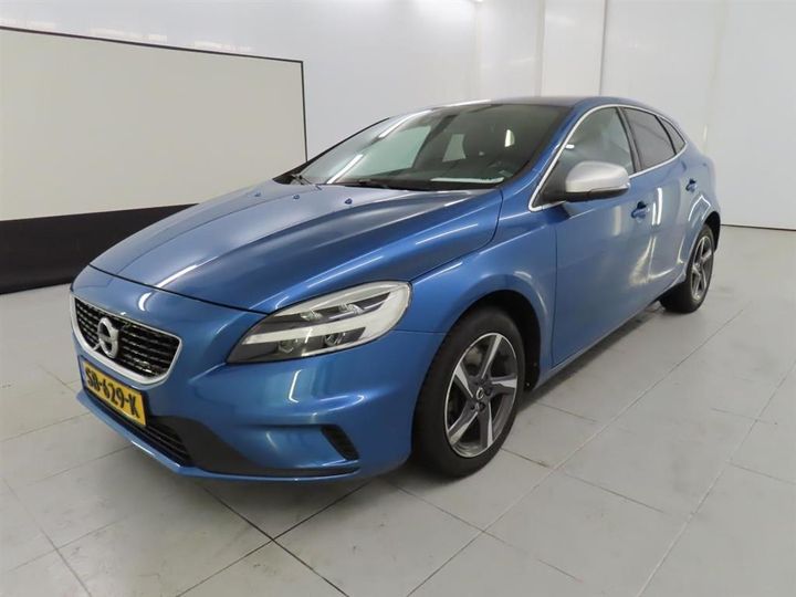 VOLVO V40 2018 yv1mv7980j2507121