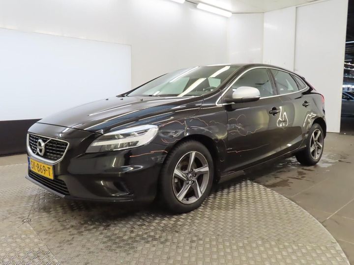 VOLVO V40 2018 yv1mv7980j2507606