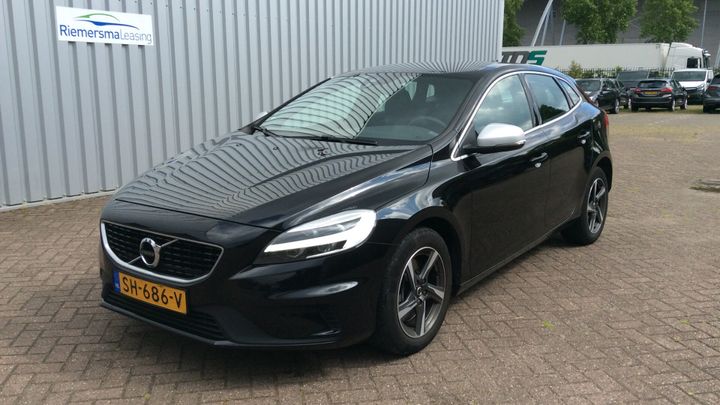 VOLVO V40 2018 yv1mv7980j2508308