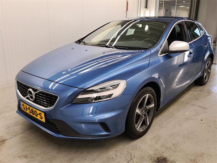 VOLVO V40 2018 yv1mv7980j2510388