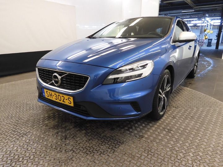 VOLVO V40 2018 yv1mv7980j2511531