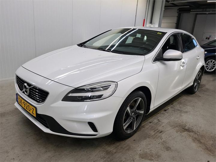 VOLVO V40 2018 yv1mv7980j2513732