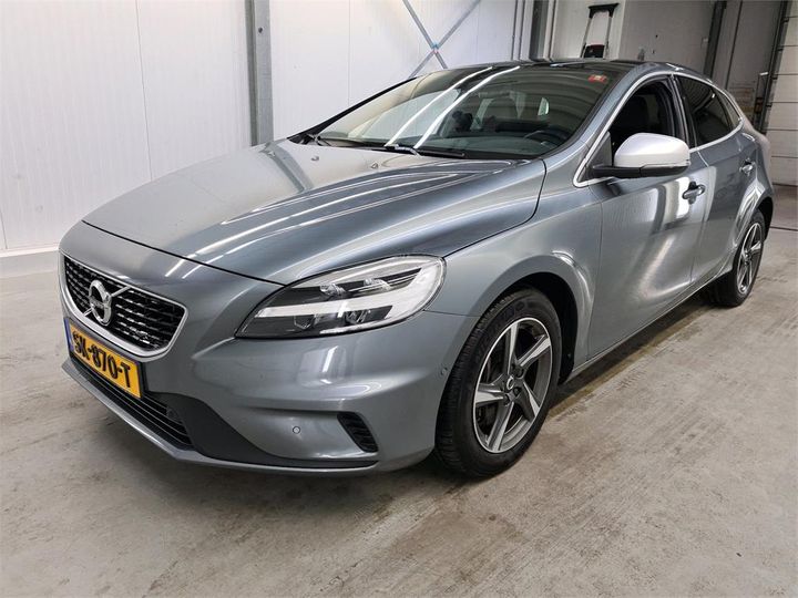 VOLVO V40 2018 yv1mv7980j2514515