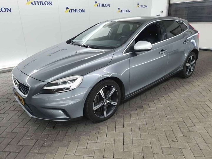 VOLVO V40 2018 yv1mv7980j2514651