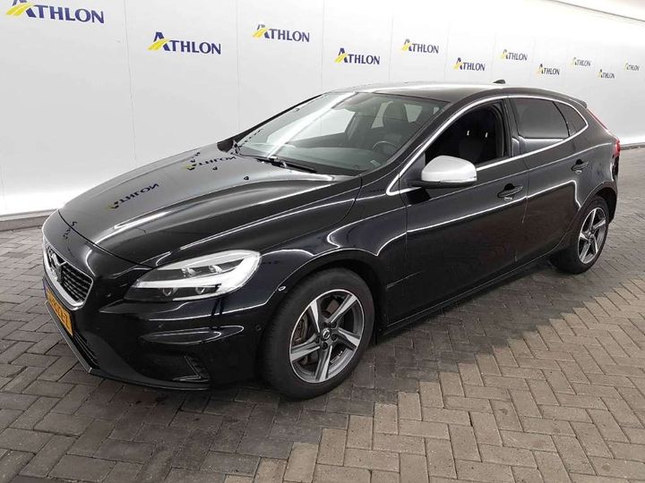 VOLVO V40 2018 yv1mv7980j2515030