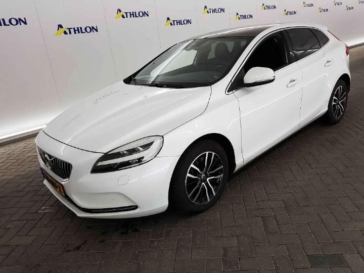 VOLVO V40 2016 yv1mv7981h2400000