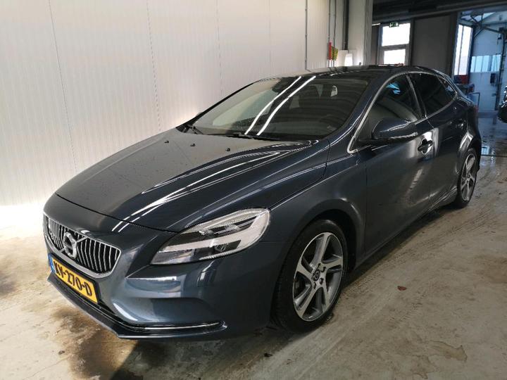 VOLVO V40 2016 yv1mv7981h2404933