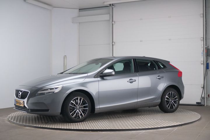 VOLVO V40 2017 yv1mv7981h2436723