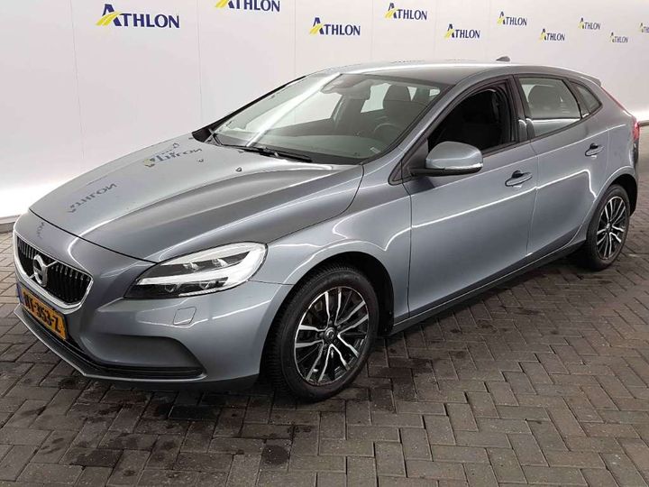 VOLVO V40 2017 yv1mv7981h2437915