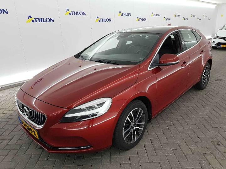 VOLVO V40 2017 yv1mv7981j2449580