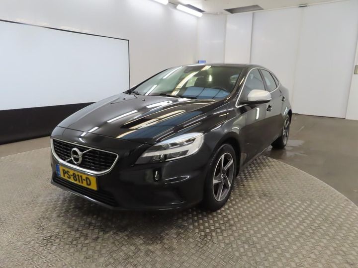 VOLVO V40 2017 yv1mv7981j2462937